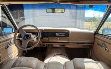 Jeep-grand-wagoneer-1988-yellow-2