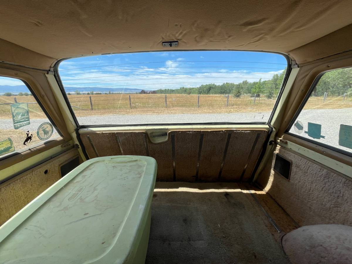 Jeep-grand-wagoneer-1988-yellow-3