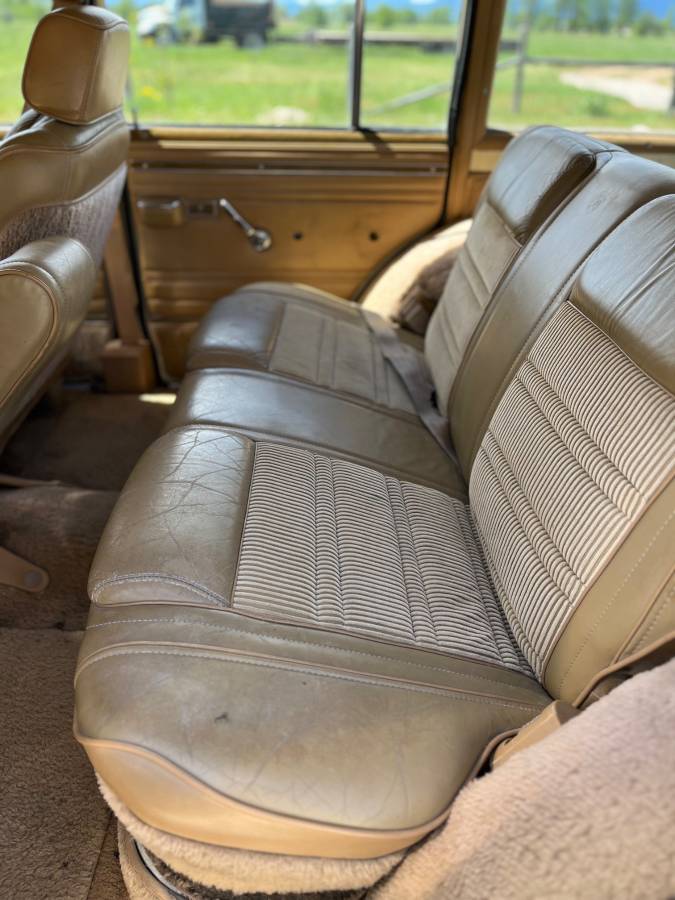 Jeep-grand-wagoneer-1988-yellow-7