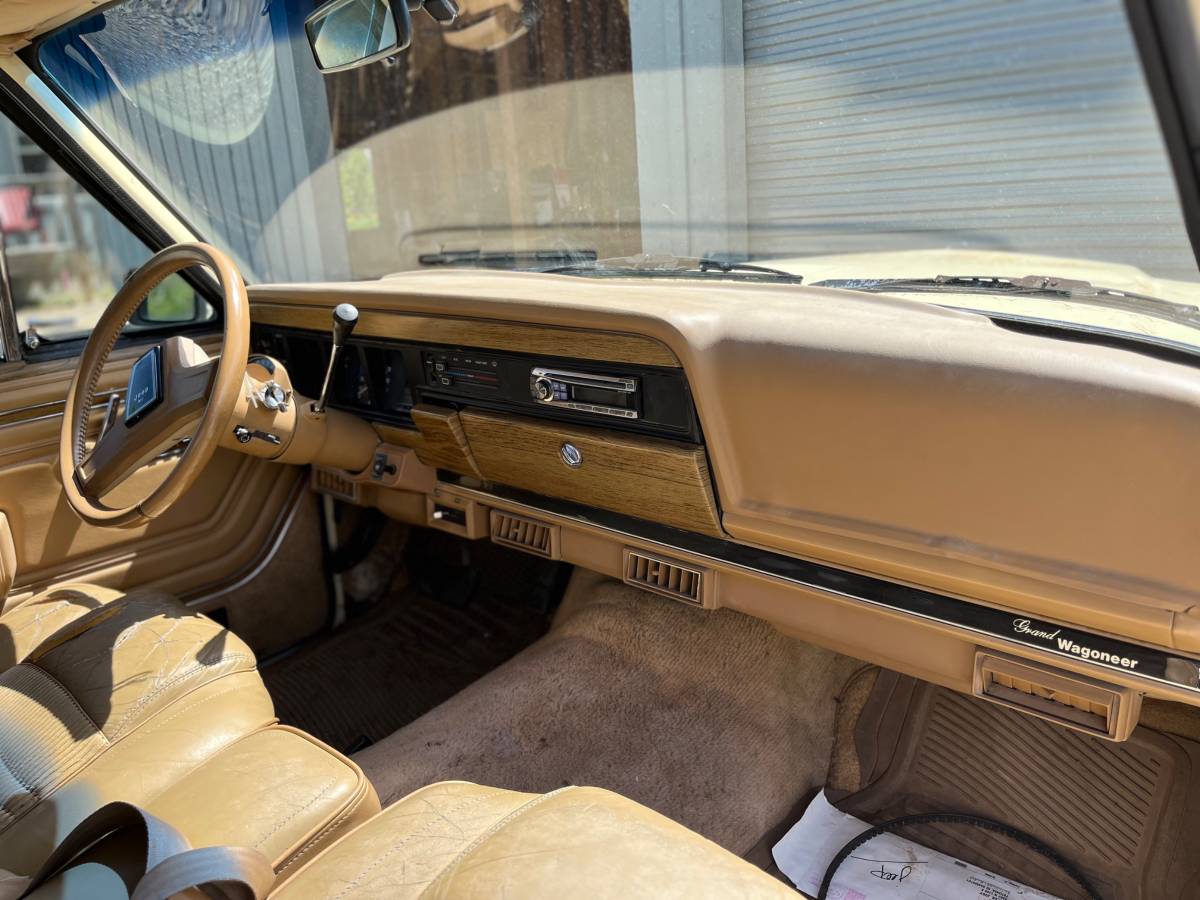 Jeep-grand-wagoneer-1988-yellow-8