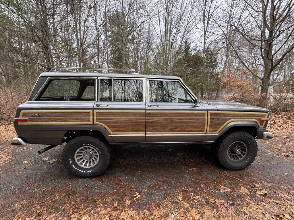Jeep-grand-wagoneer-1988