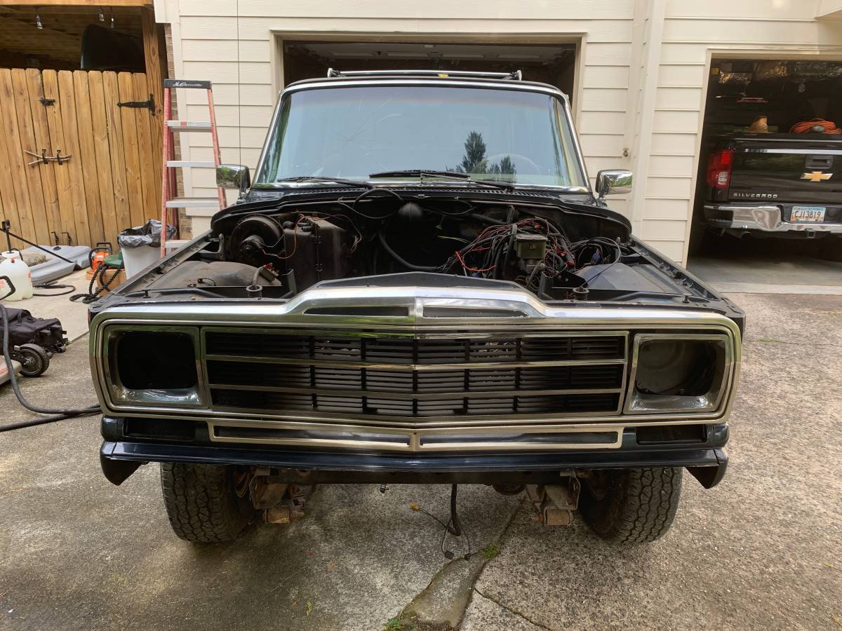 Jeep-grand-wagoneer-1989-blue-12