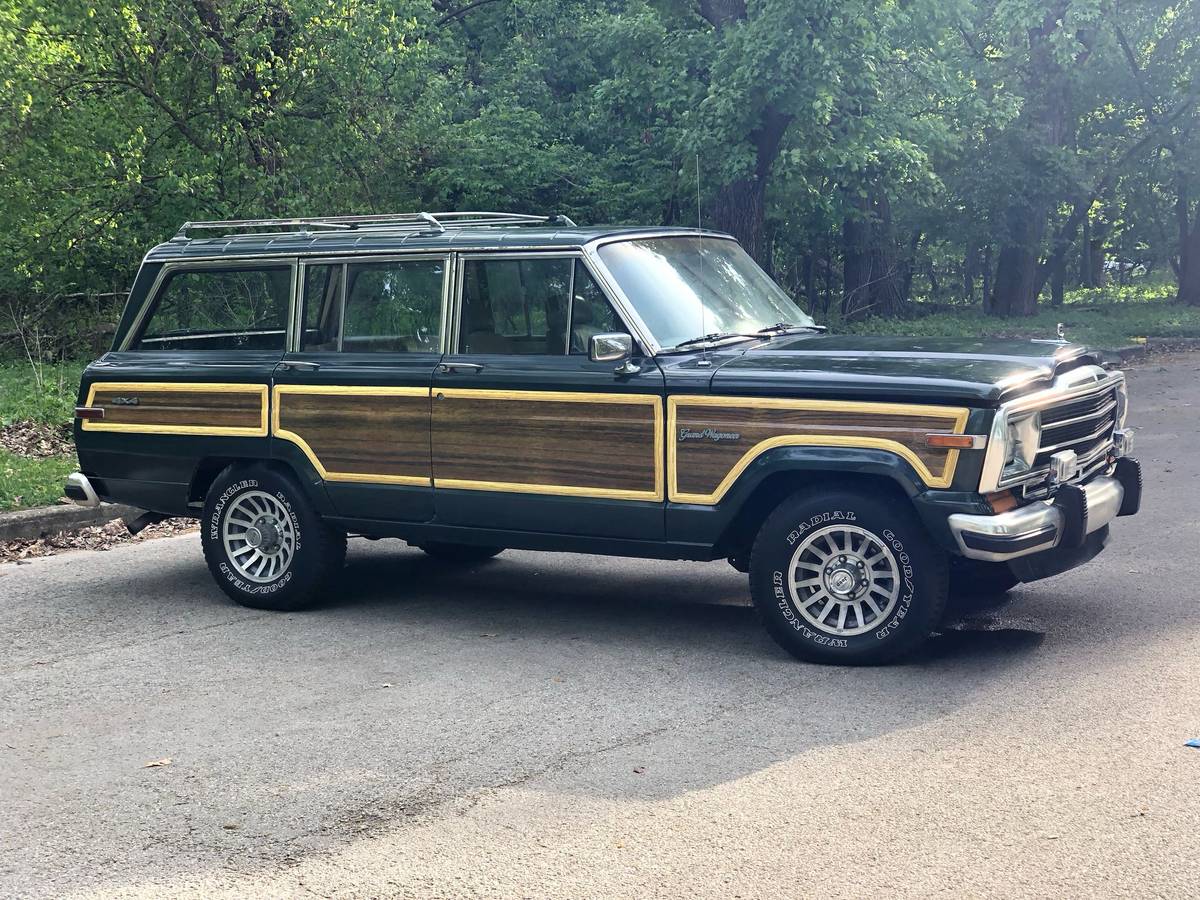 Jeep-grand-wagoneer-1990-green-1