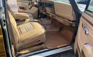 Jeep-grand-wagoneer-1990-green-4