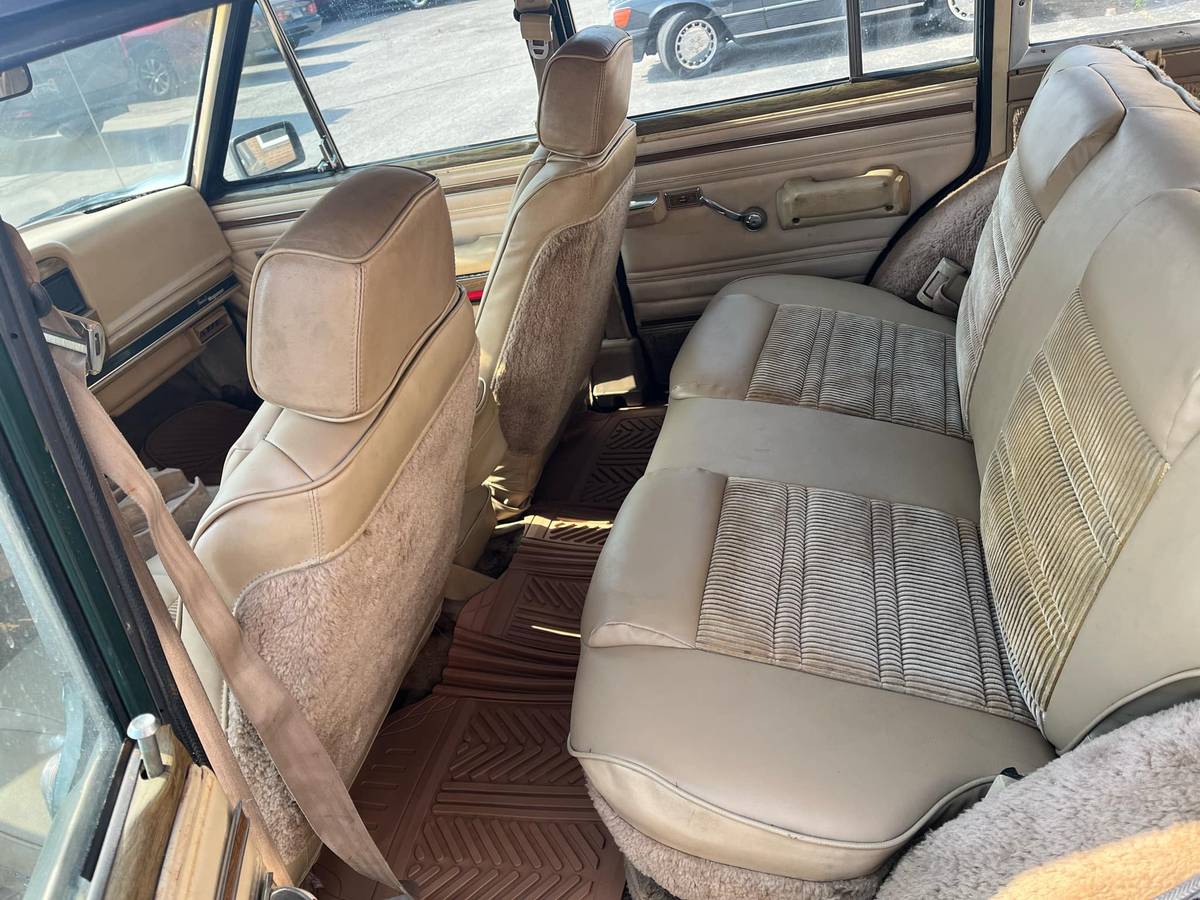 Jeep-grand-wagoneer-1990-green-7