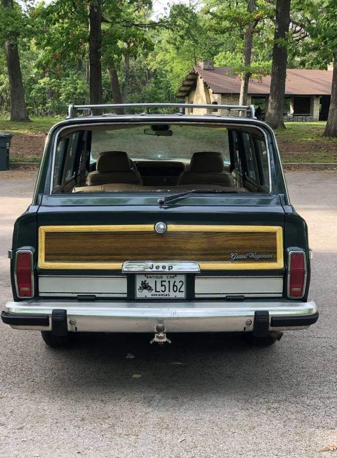 Jeep-grand-wagoneer-1990-green