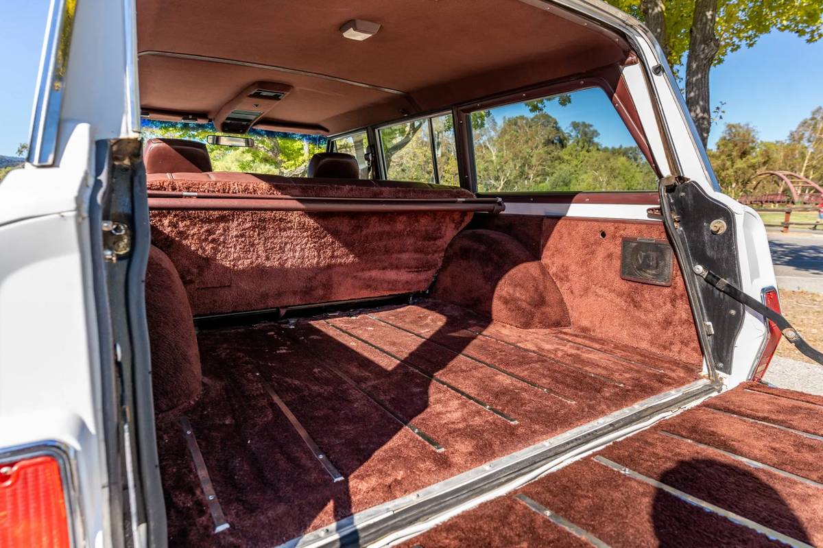 Jeep-grand-wagoneer-1990-white-1
