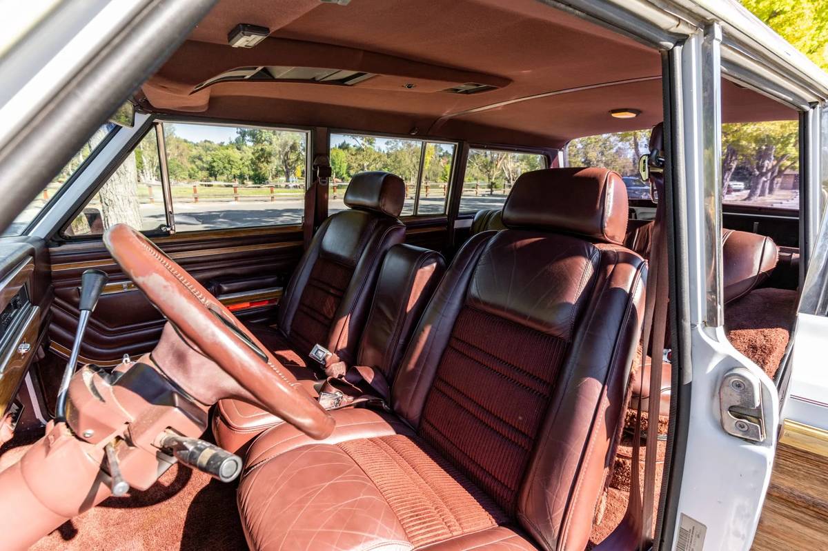Jeep-grand-wagoneer-1990-white-2