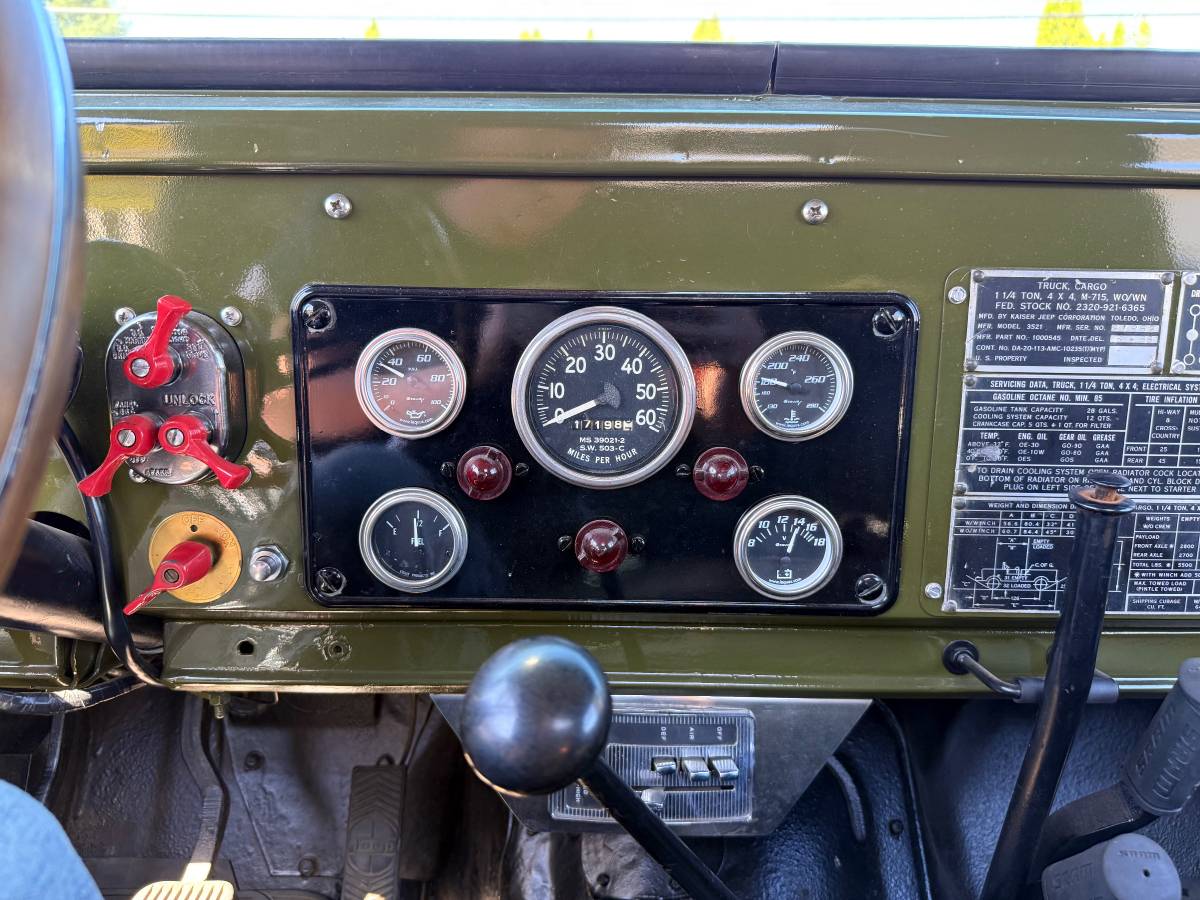 Jeep-kaiser-army-1968-green-11