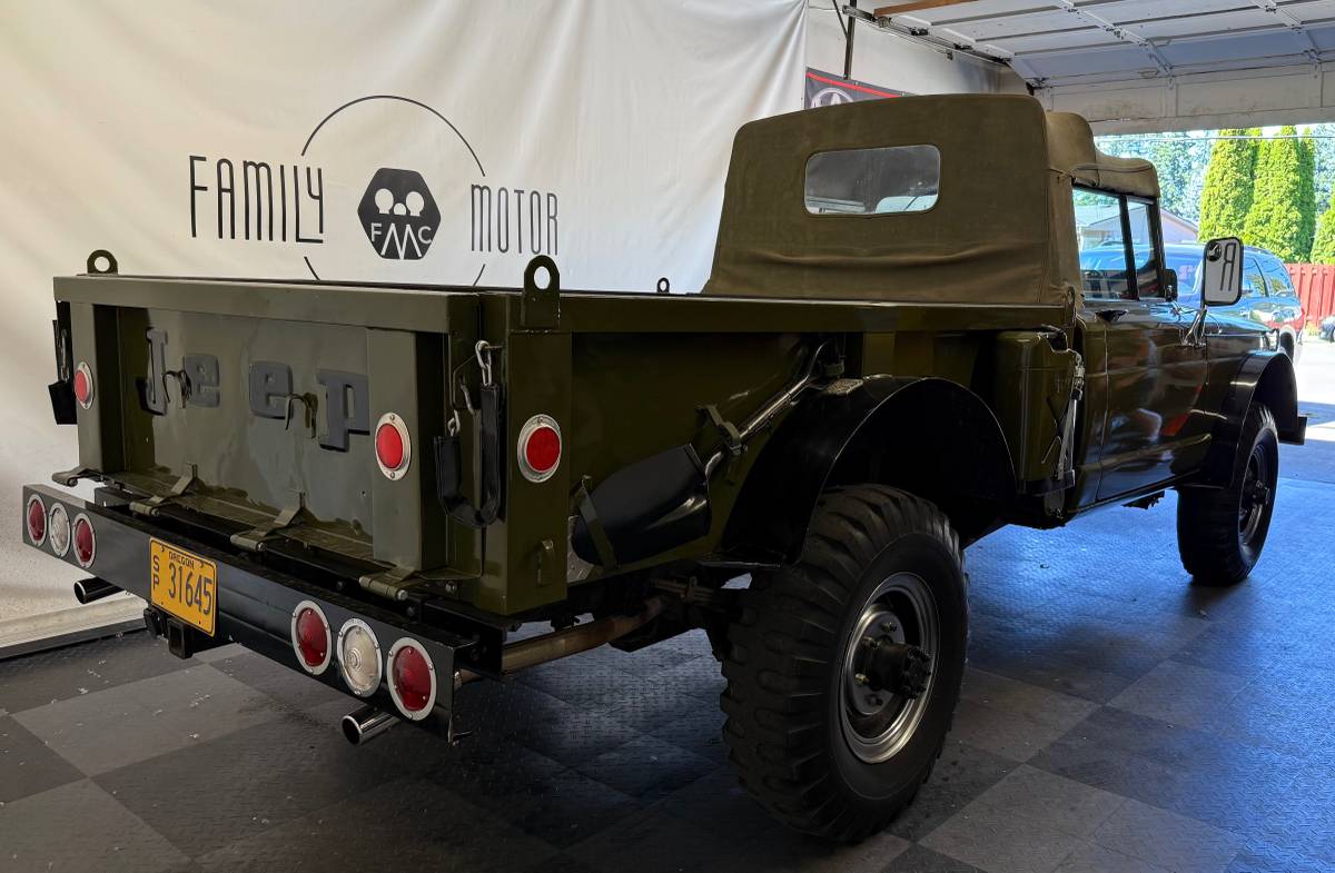 Jeep-kaiser-army-1968-green-2