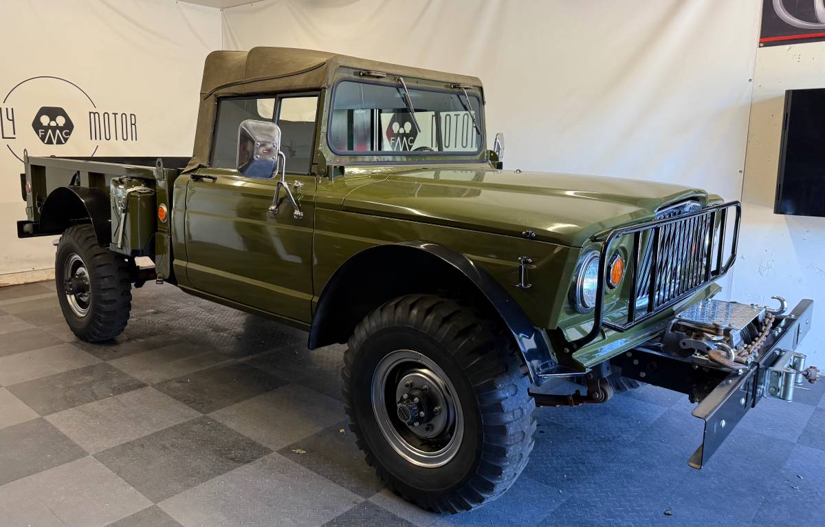 Jeep-kaiser-army-1968-green