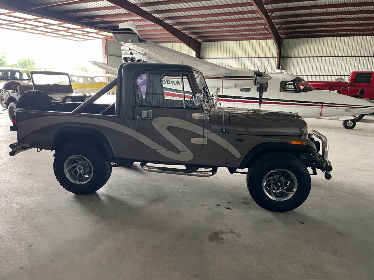 Jeep-scrambler-1983-3