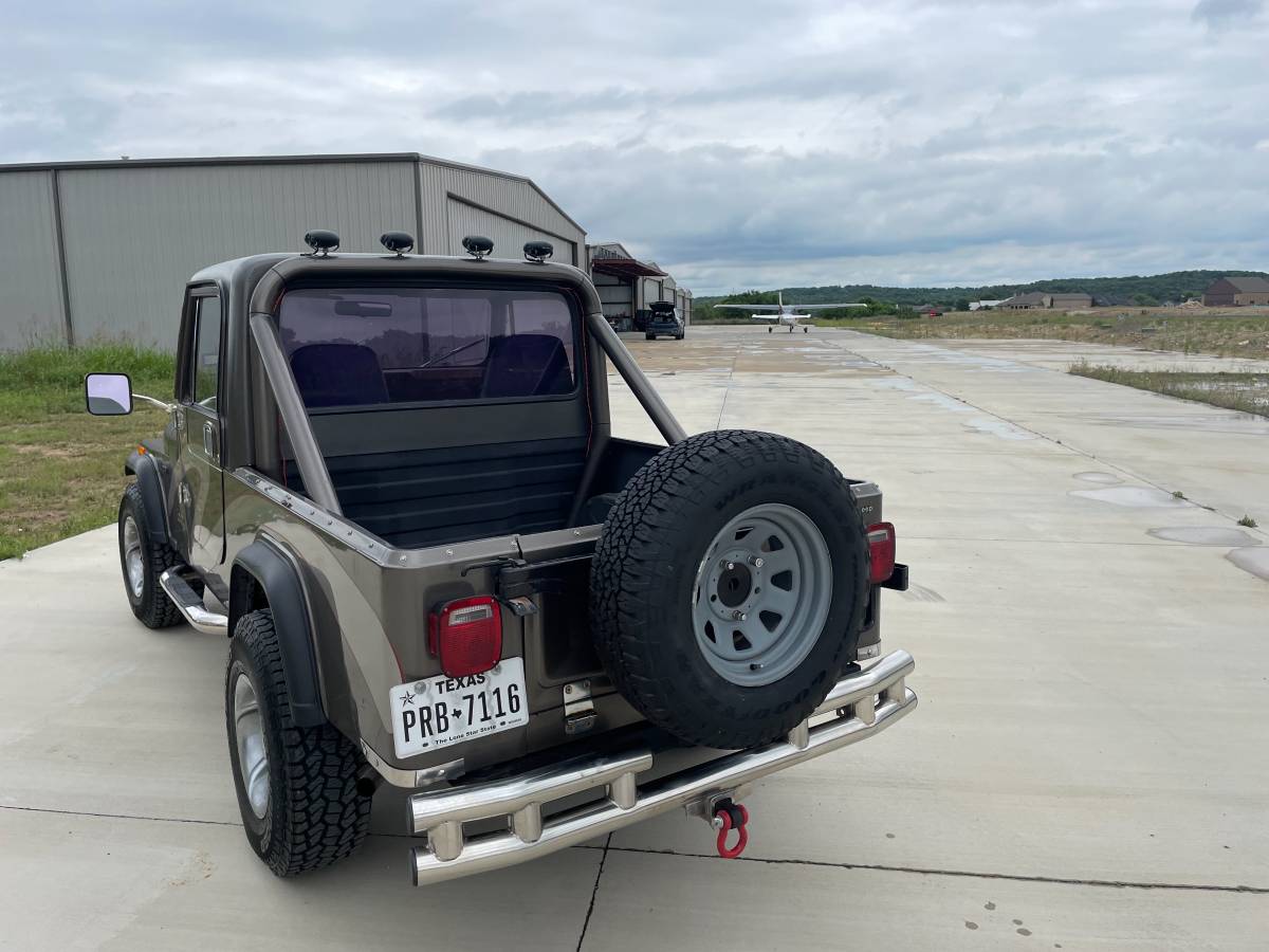 Jeep-scrambler-1983-7