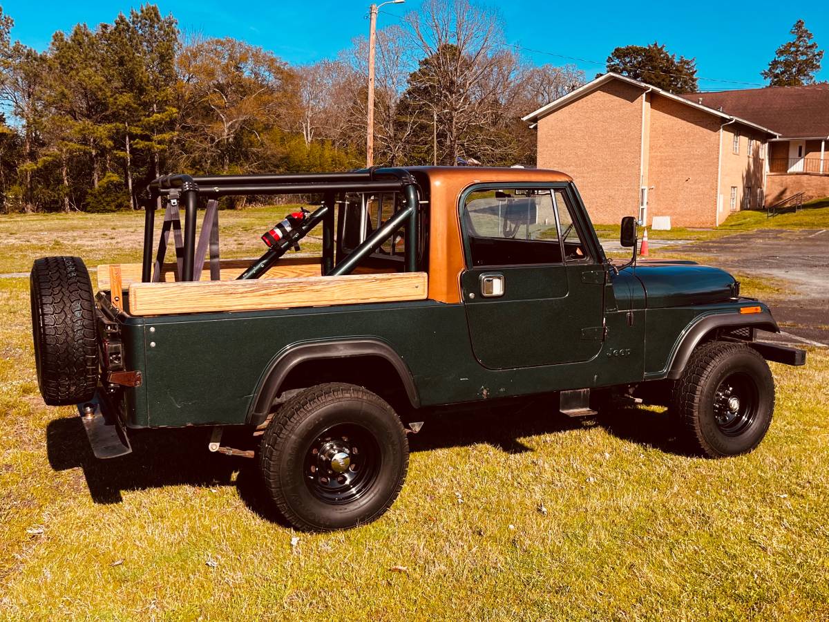Jeep-scrambler-cj-8-1982-green