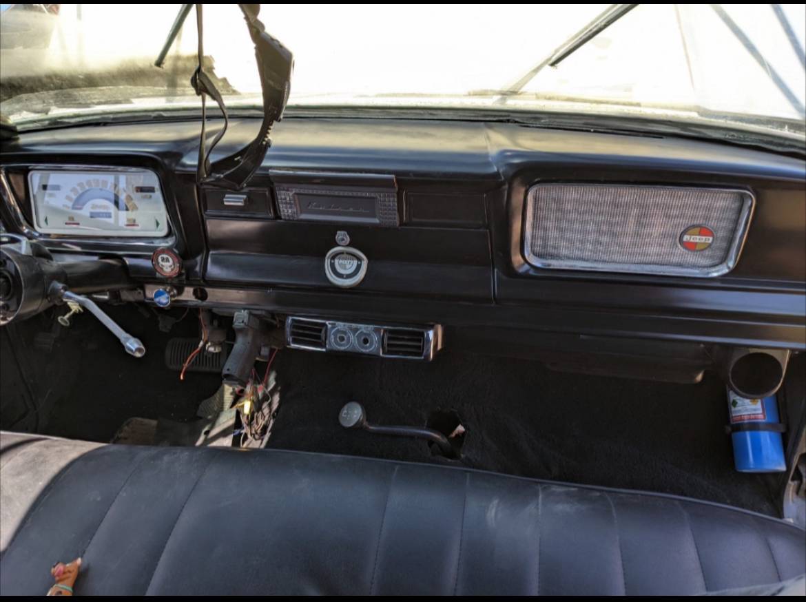 Jeep-wagoneer-1965-yellow-9