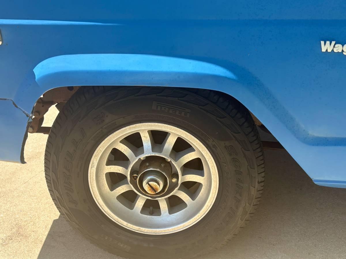 Jeep-wagoneer-1969-blue-17