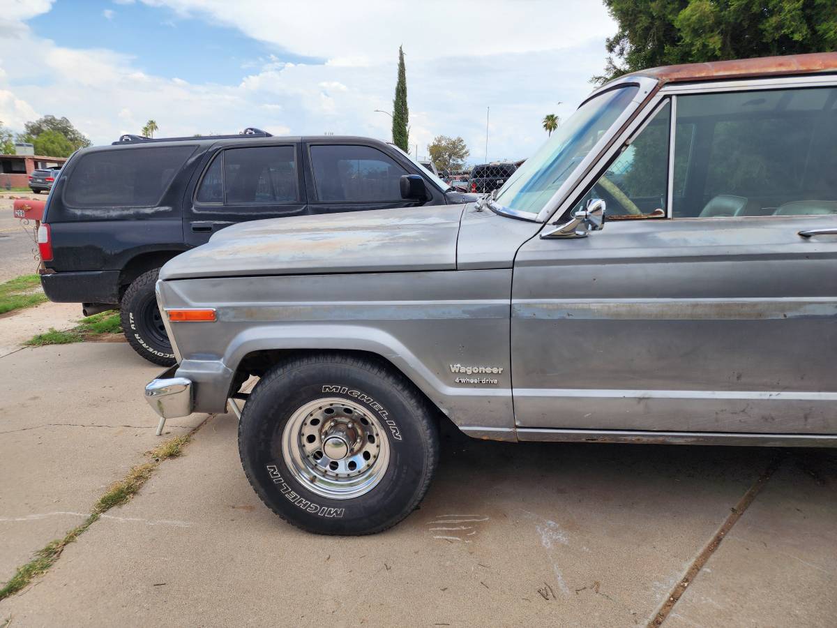 Jeep-wagoneer-1979-grey-1