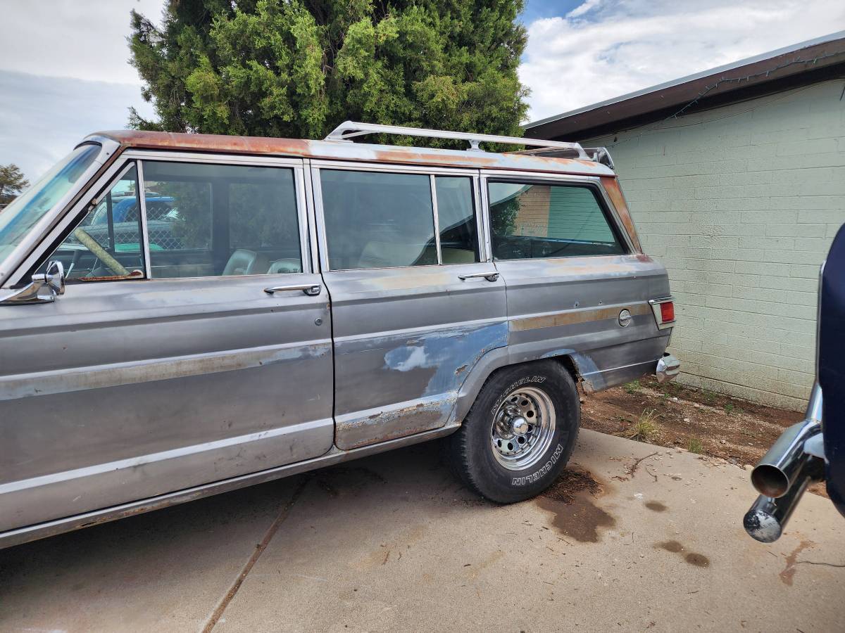Jeep-wagoneer-1979-grey-2