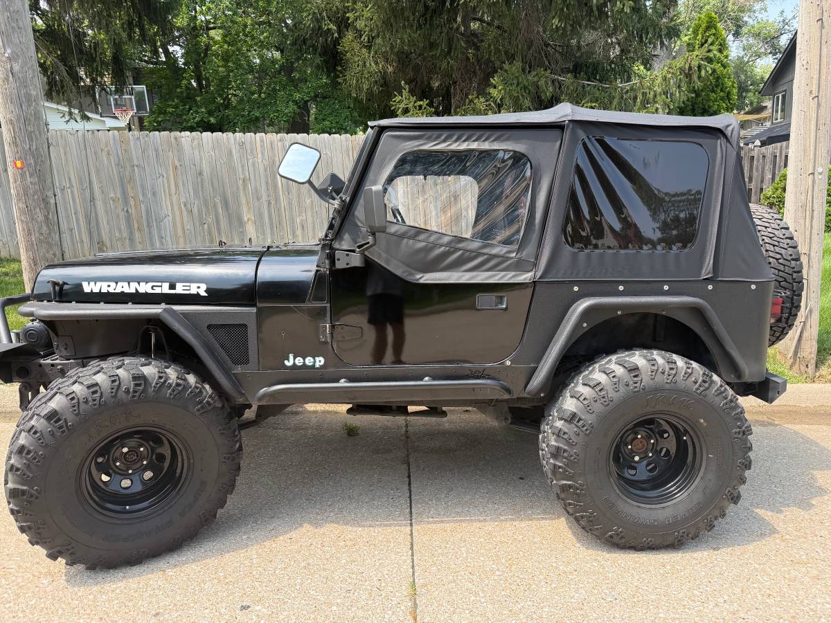 Jeep-wrangle-1987-black-2