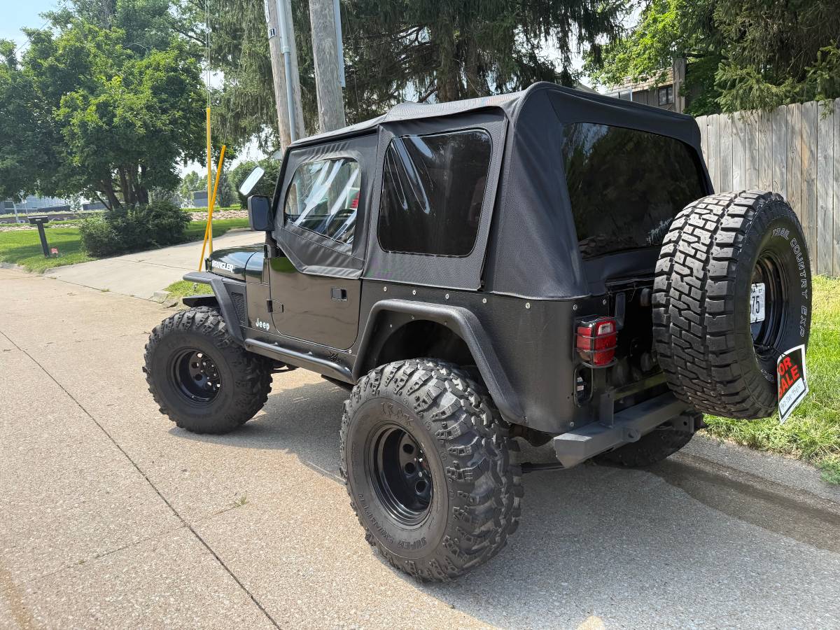 Jeep-wrangle-1987-black-3