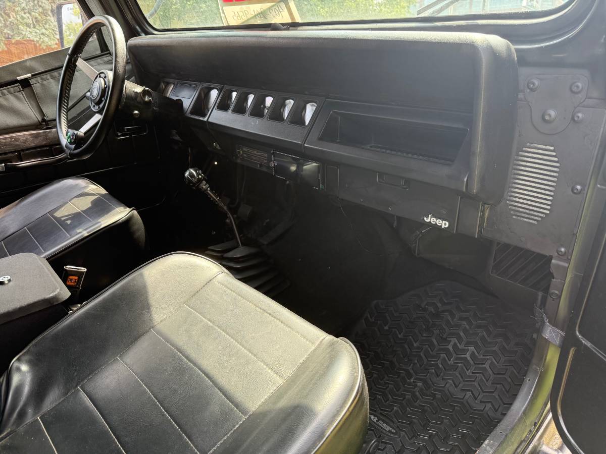 Jeep-wrangle-1987-black-8