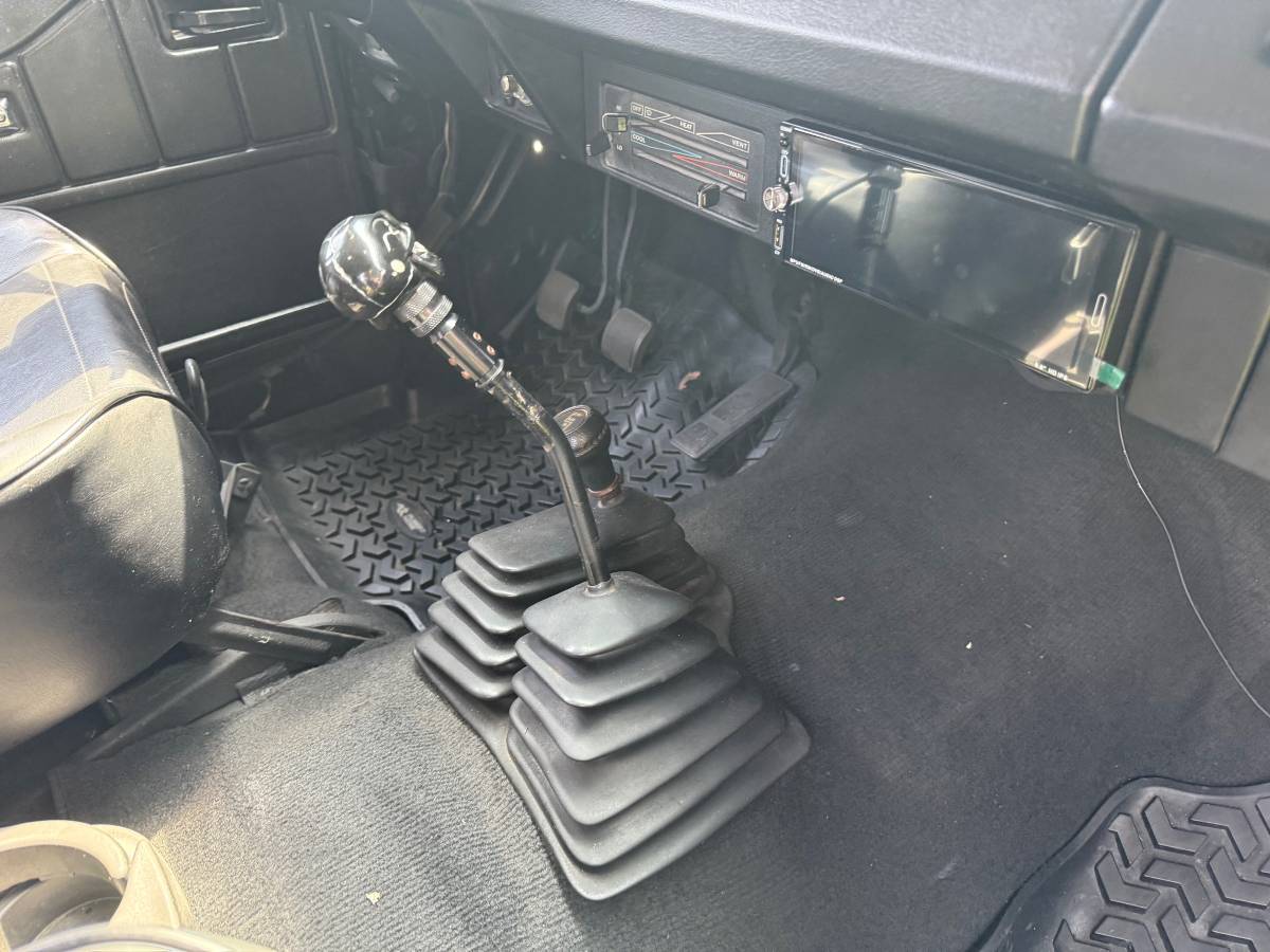 Jeep-wrangle-1987-black-9
