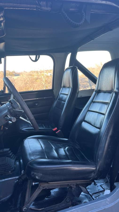 Jeep-wrangler-1987-custom-3