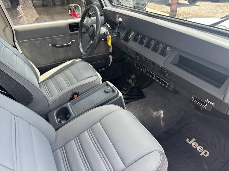 Jeep-wrangler-1988-white-1