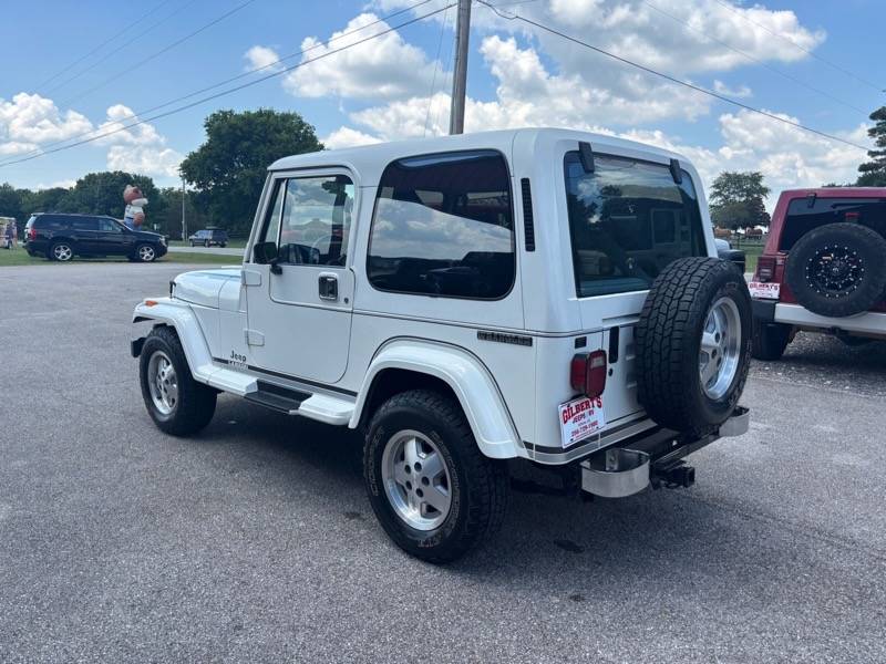 Jeep-wrangler-1988-white-11