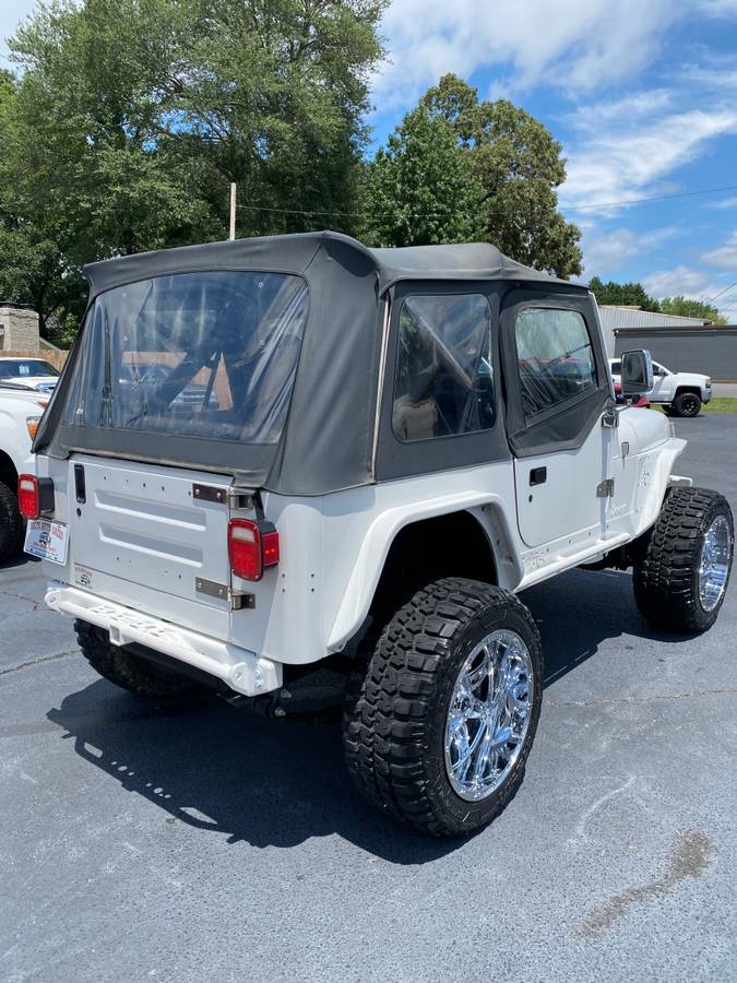 Jeep-wrangler-1988-white-16