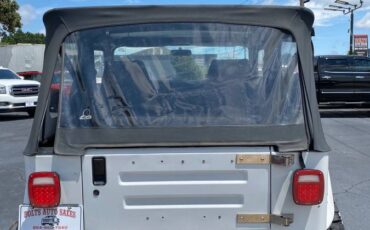 Jeep-wrangler-1988-white-17