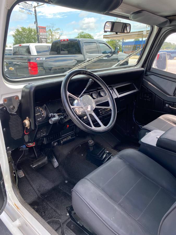 Jeep-wrangler-1988-white-2