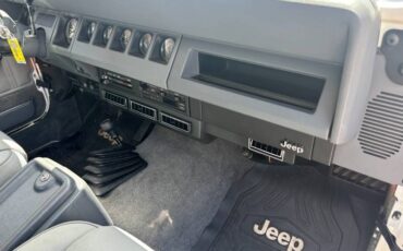 Jeep-wrangler-1988-white-2