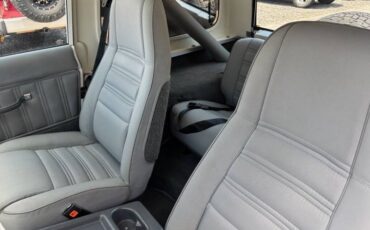 Jeep-wrangler-1988-white-4
