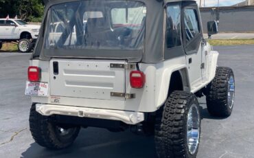 Jeep-wrangler-1988-white-5