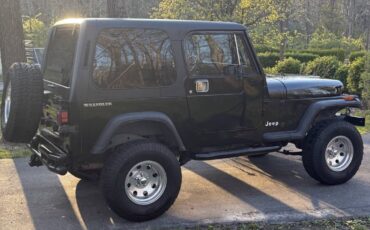 Jeep-wrangler-1989-black-3
