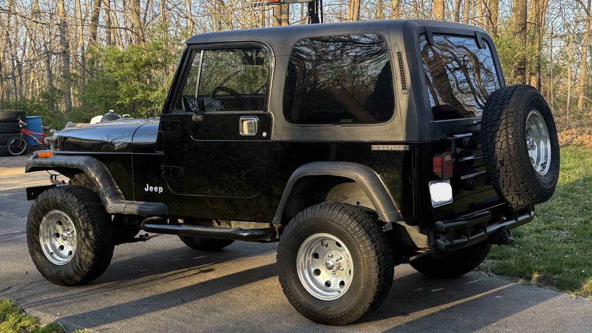 Jeep-wrangler-1989-black-4