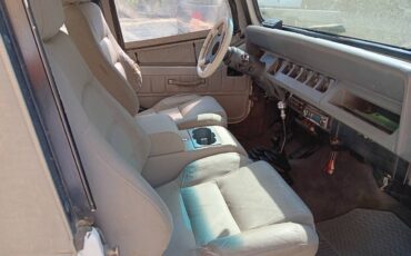 Jeep-wrangler-1989-white-4