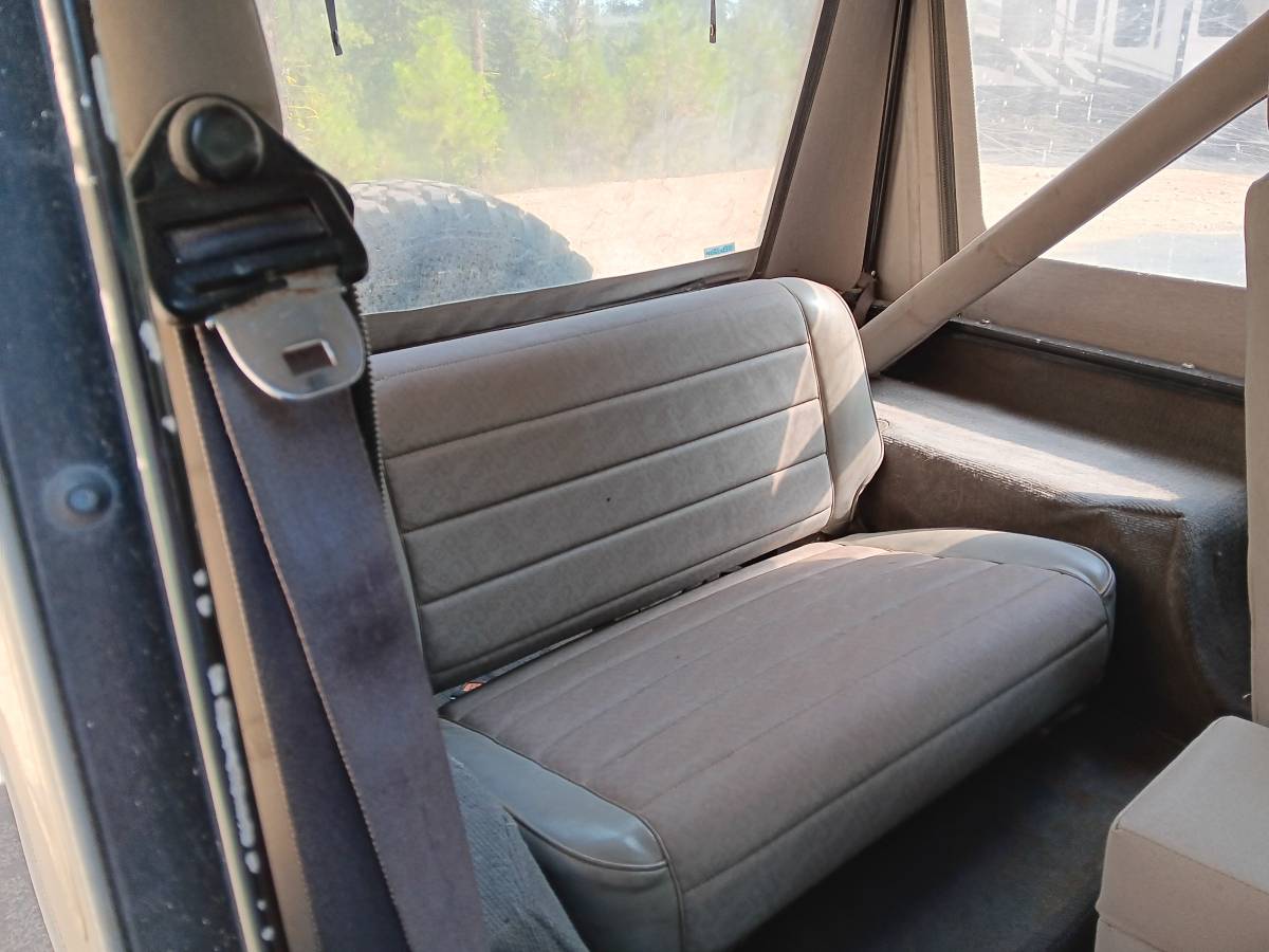 Jeep-wrangler-1989-white-5