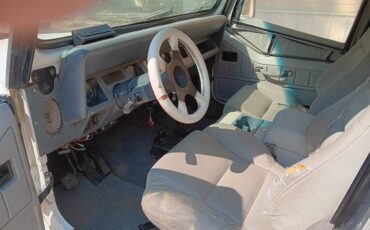 Jeep-wrangler-1989-white-7