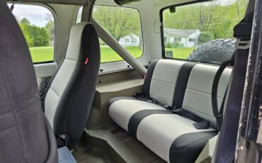 Jeep-wrangler-1990-white-11