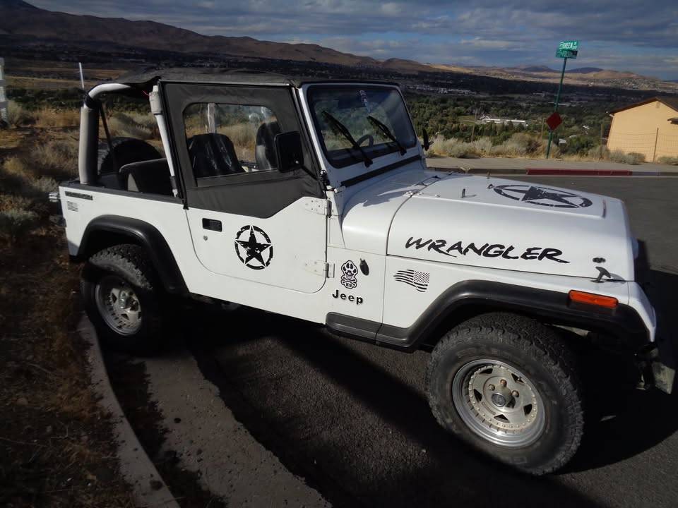 Jeep-wrangler-1990-white