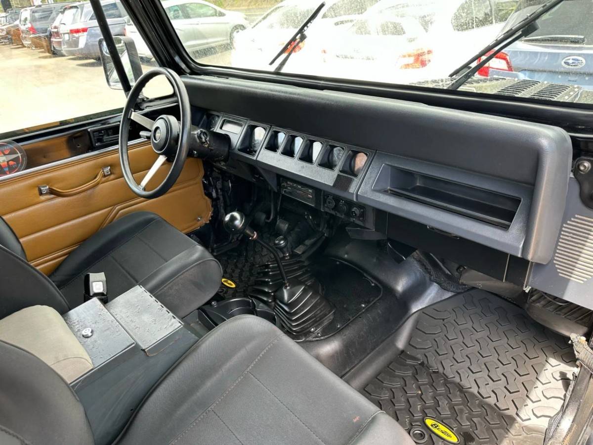 Jeep-wrangler-1992-black-15