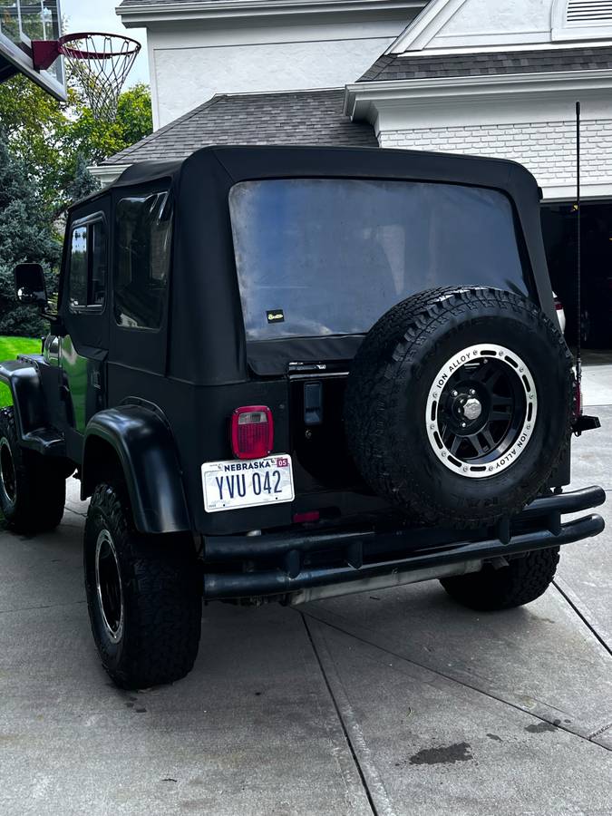 Jeep-wrangler-1993-black-12