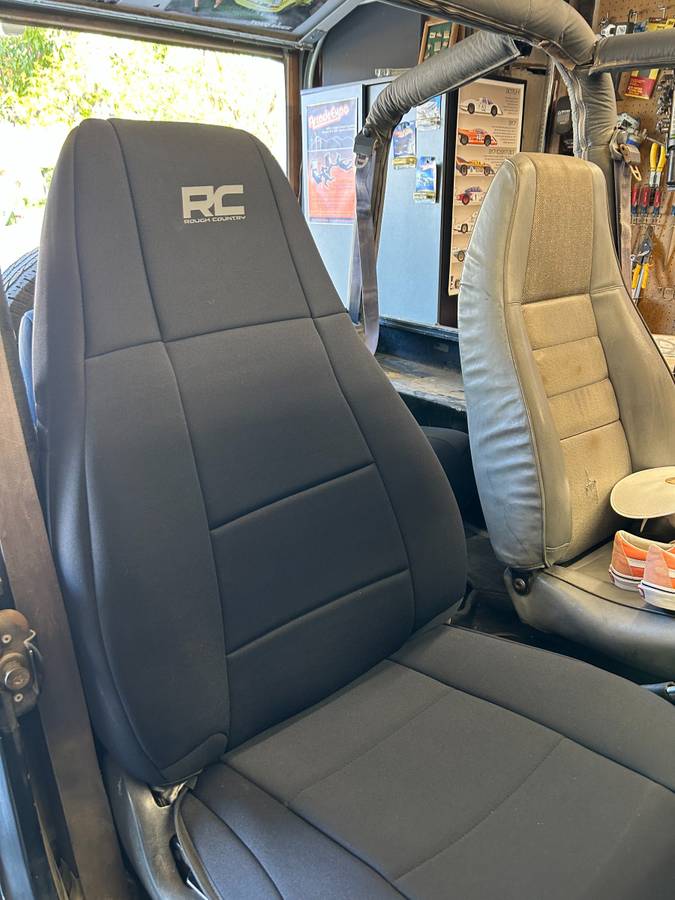 Jeep-wrangler-base-1992-black-12