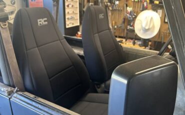 Jeep-wrangler-base-1992-black-13