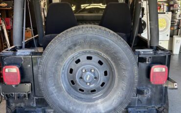 Jeep-wrangler-base-1992-black-3