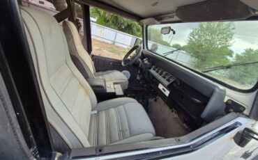 Jeep-wrangler-laredo-1988-white-2