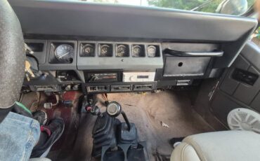 Jeep-wrangler-laredo-1988-white-5