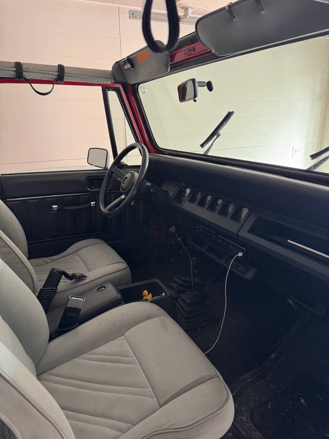 Jeep-wrangler-renegade-1991-red-4